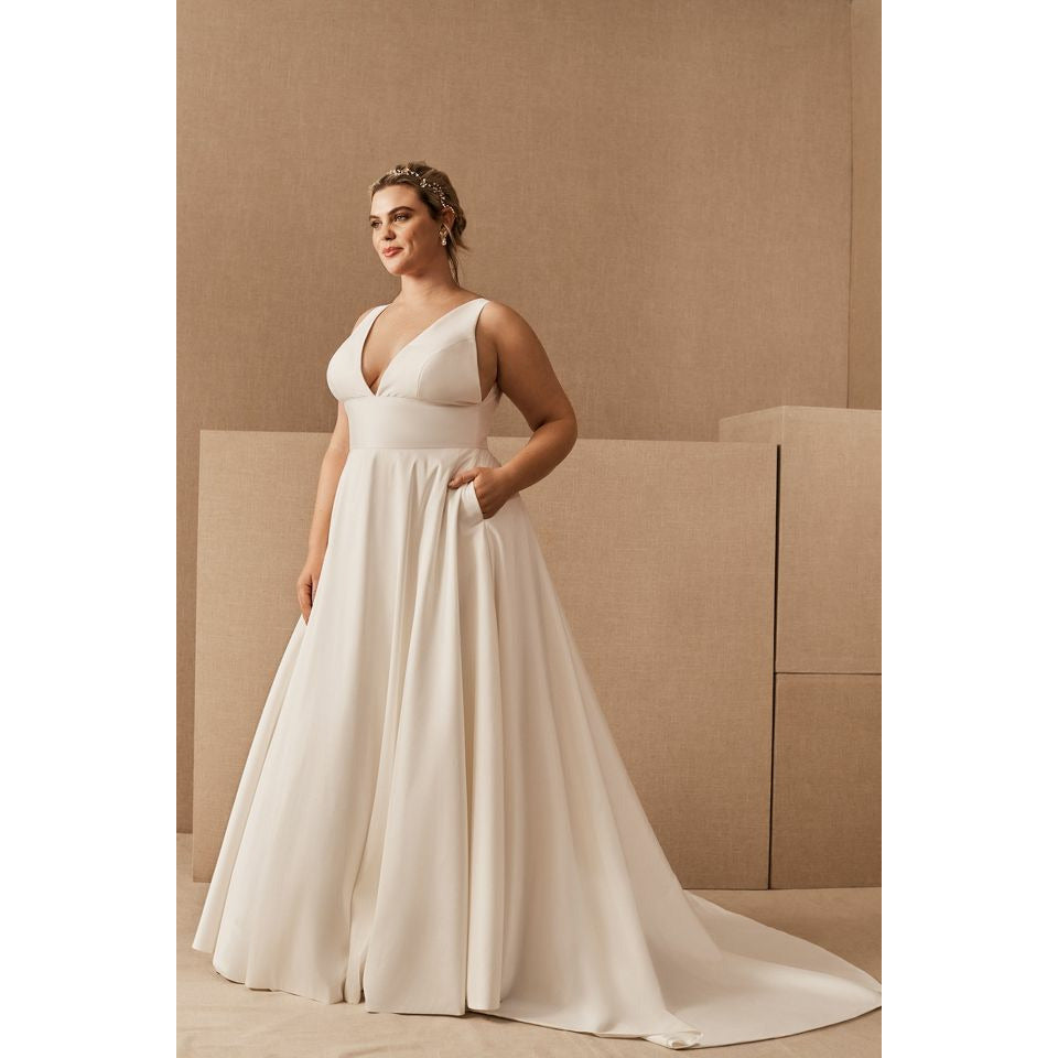 Jenny Yoo Charlotte Gown – The Curvy Shop